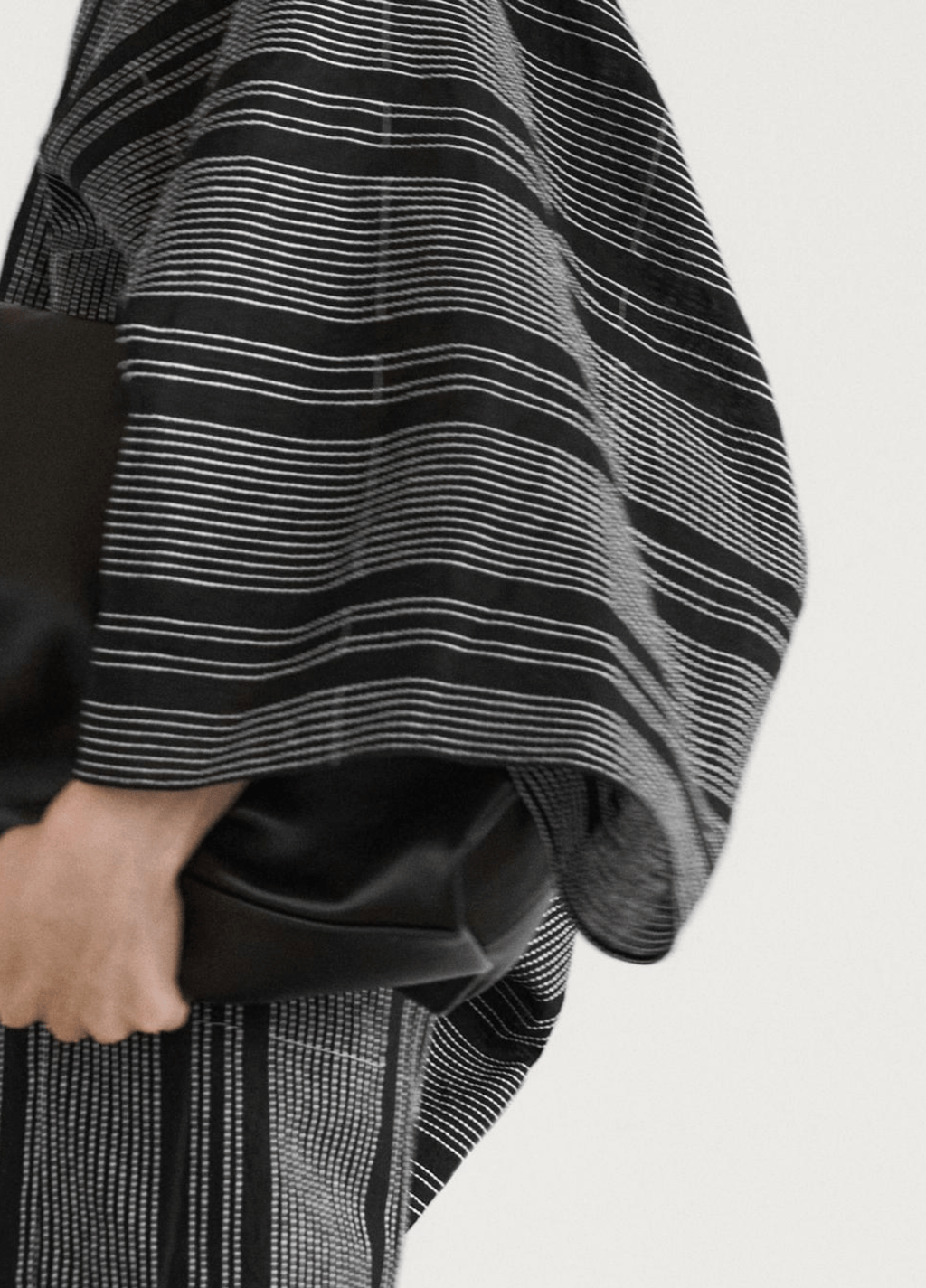 Ensemble Femme en Coton et Polyester | Élégant Kimono Court et Jupe Mi-Longue Rayée 1