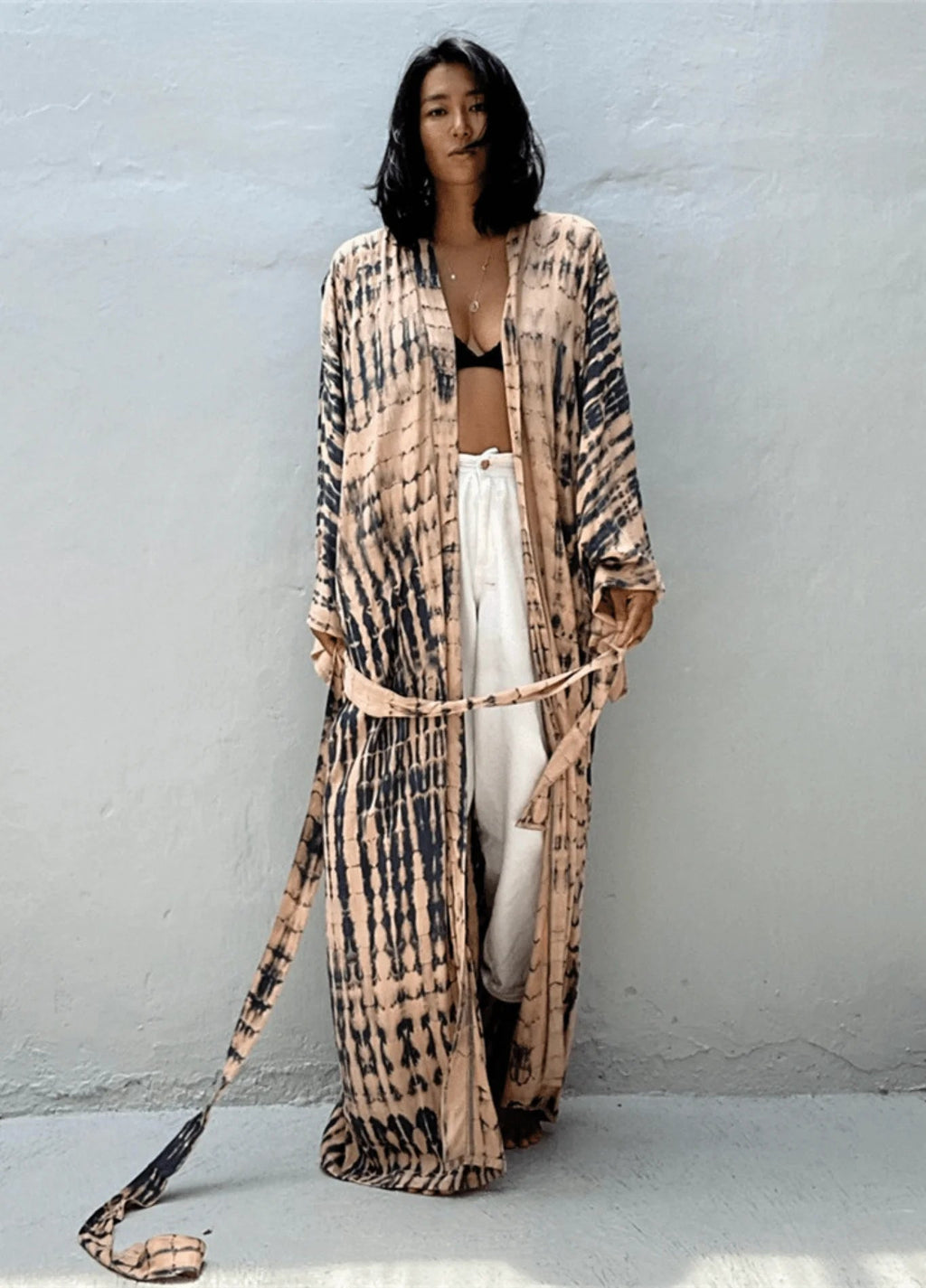 Femme Kimono Beige | Élégant Vêtement Fluide Minimaliste 2