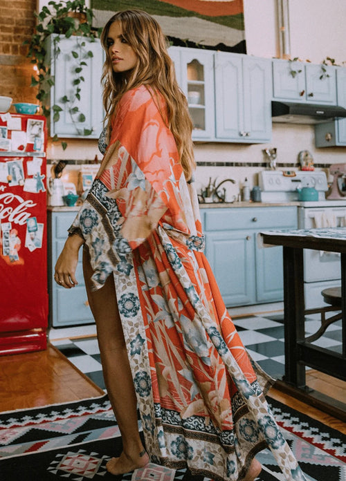 Femme Kimono Fleuri en Mélange de Polyester et Coton | Élégant et Confortable 1