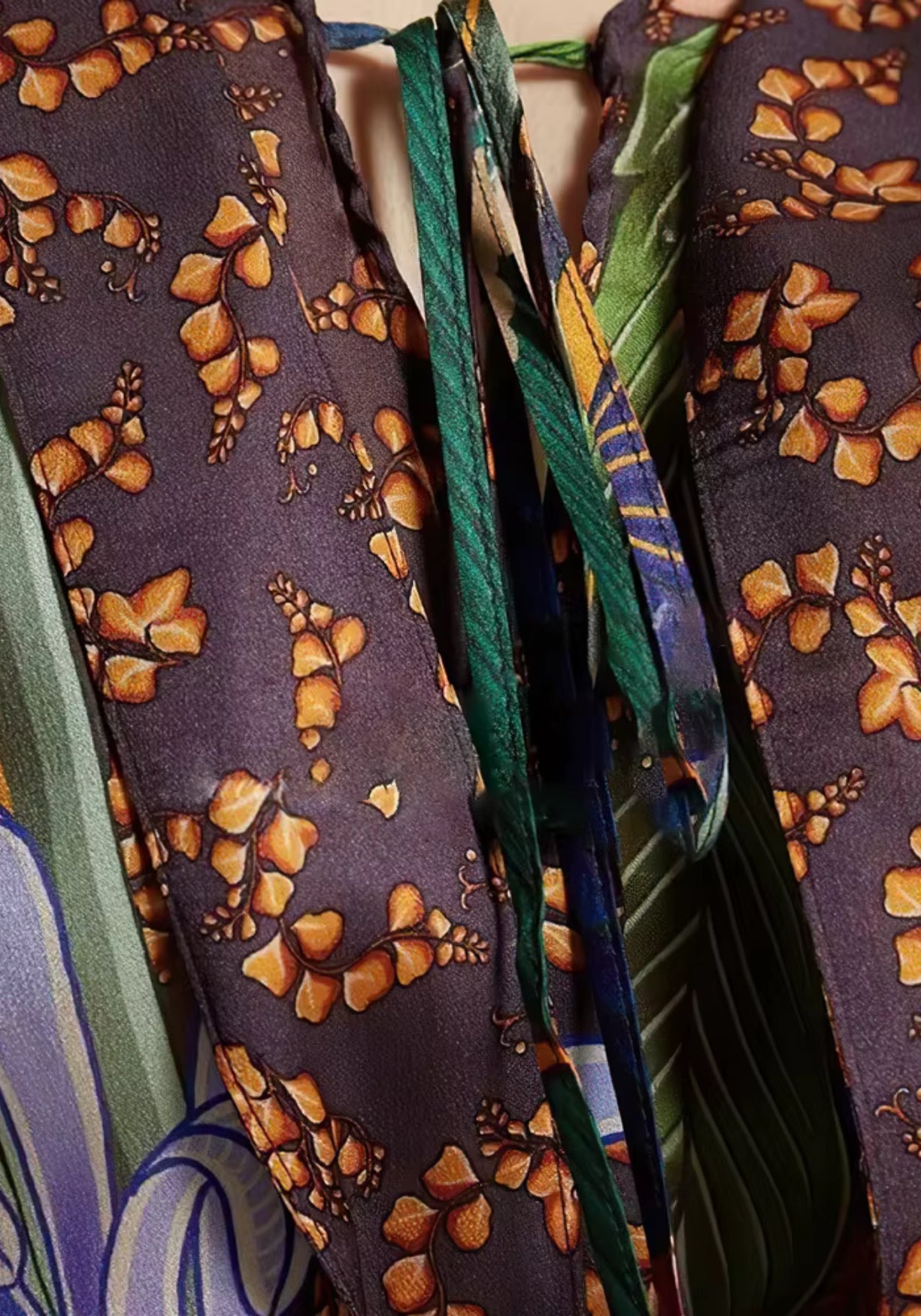 Kimono Femme Satiné Long | Élégant Imprimé Dragon et Paon Multicolore 3