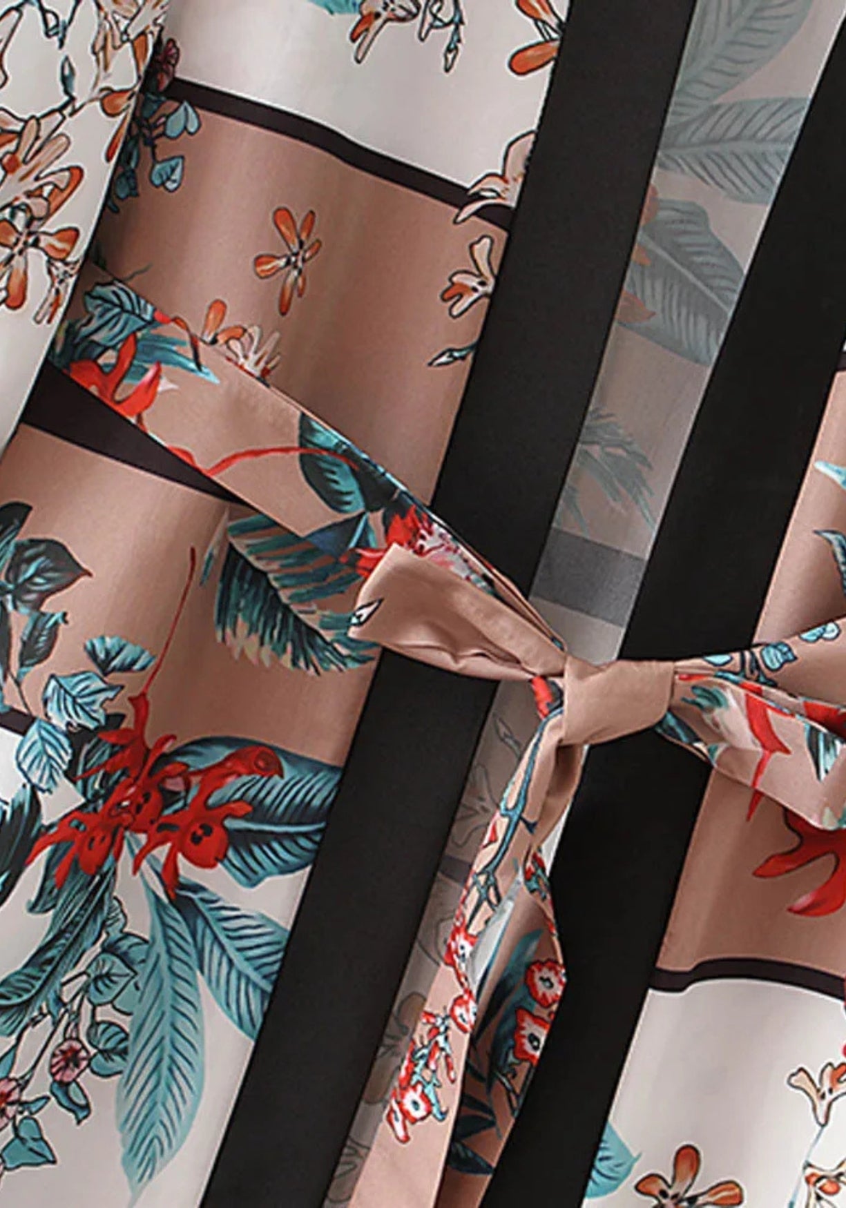 Kimono Femme Satiné Long | Élégant Imprimé Floral Tropical pour Été 6