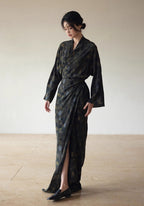 Kimono Femme Soie Long | Élégant et Fluide Imprimé Noir et Vert Olive 0