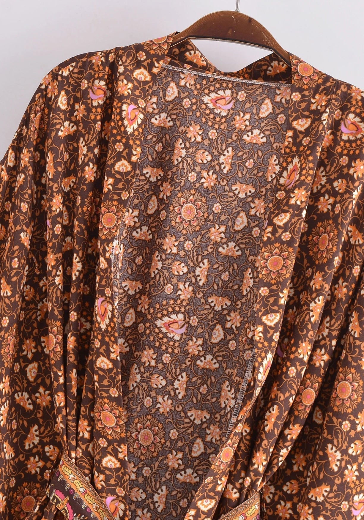 Kimono Femme Viscose Court | Élégant Boho à Imprimé Floral et Baroque 2