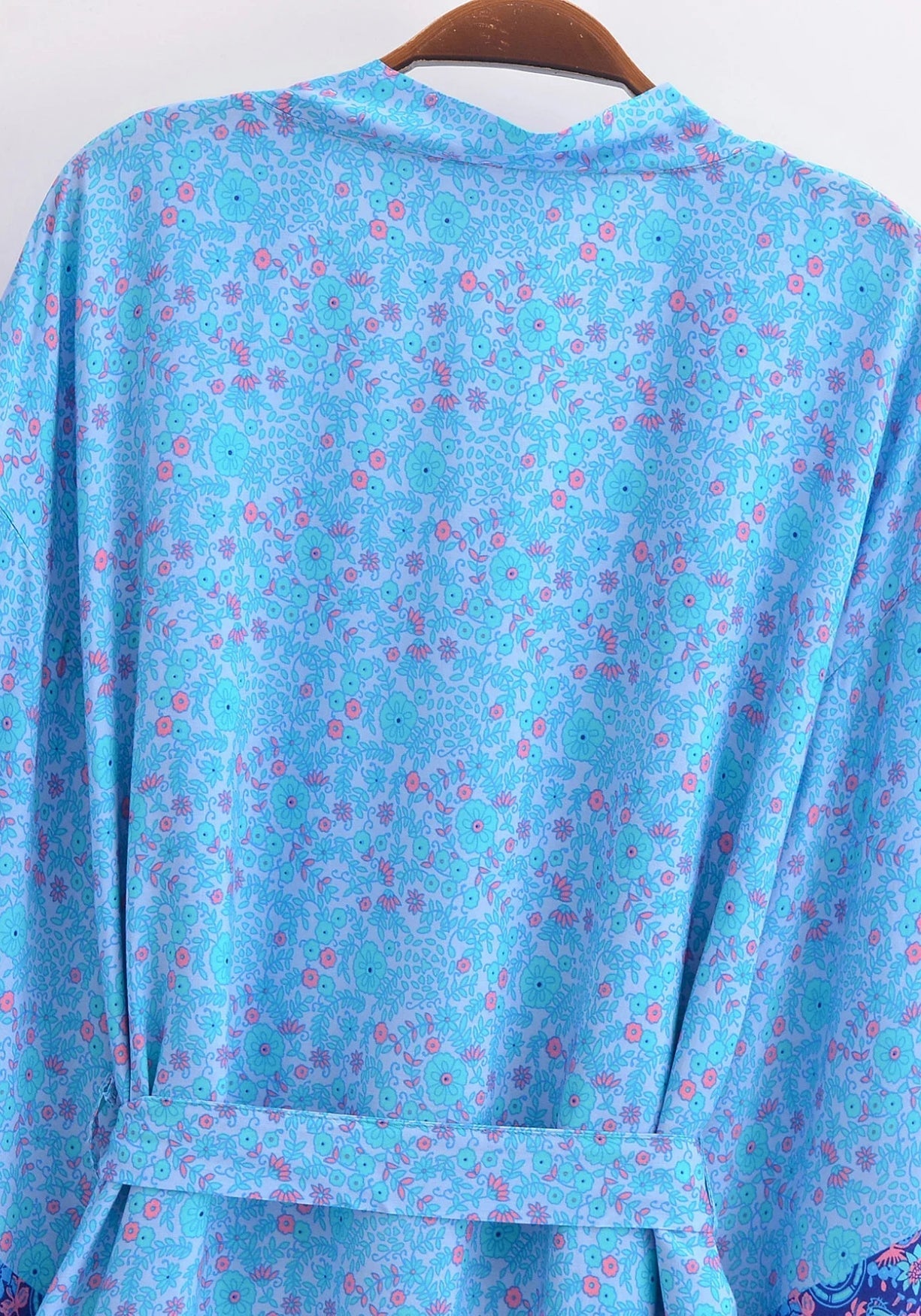Kimono Femme Viscose Court | Élégant Imprimé Floral et Paons pour Été 2