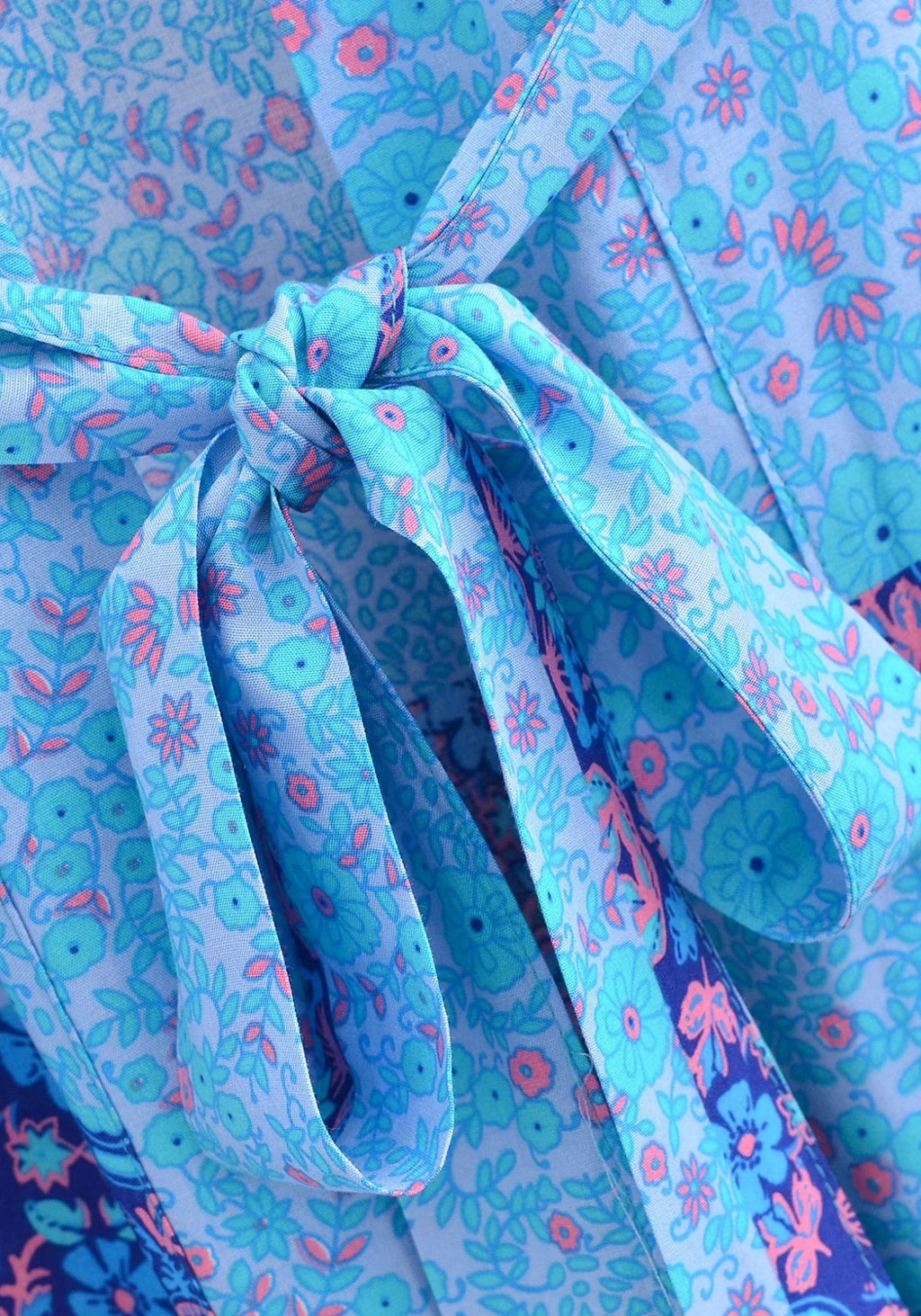 Kimono Femme Viscose Court | Élégant Imprimé Floral et Paons pour Été 5