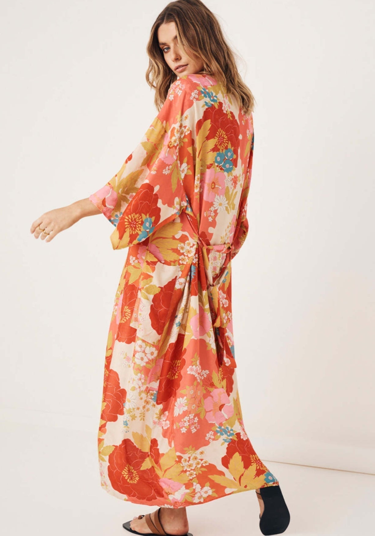 Kimono Femme Viscose Long | Élégant Floral Rouge Corail pour Été 3