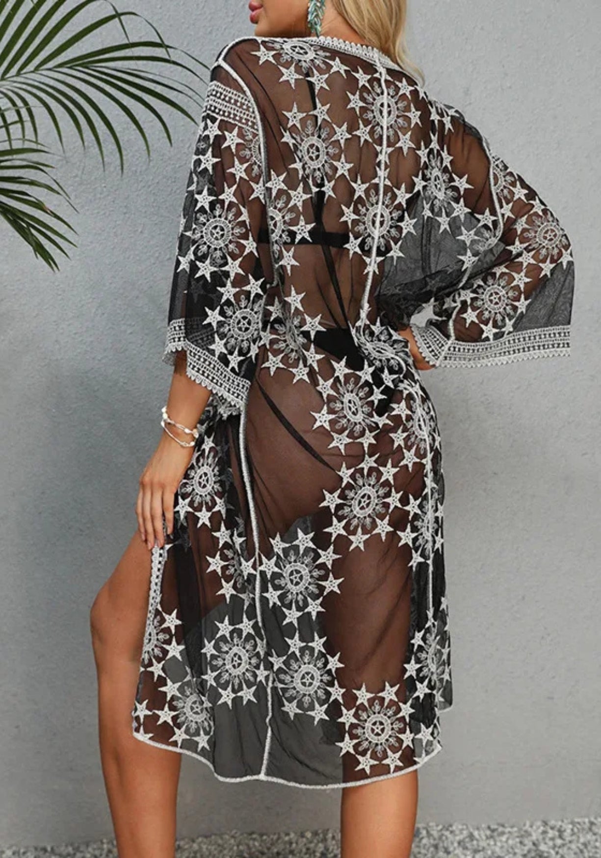 Kimono Femme en Dentelle Aérien | Élégant et Transparent pour Plage ou Soirée 1