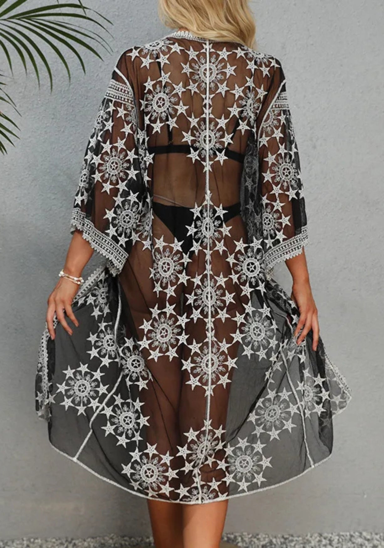 Kimono Femme en Dentelle Aérien | Élégant et Transparent pour Plage ou Soirée 3