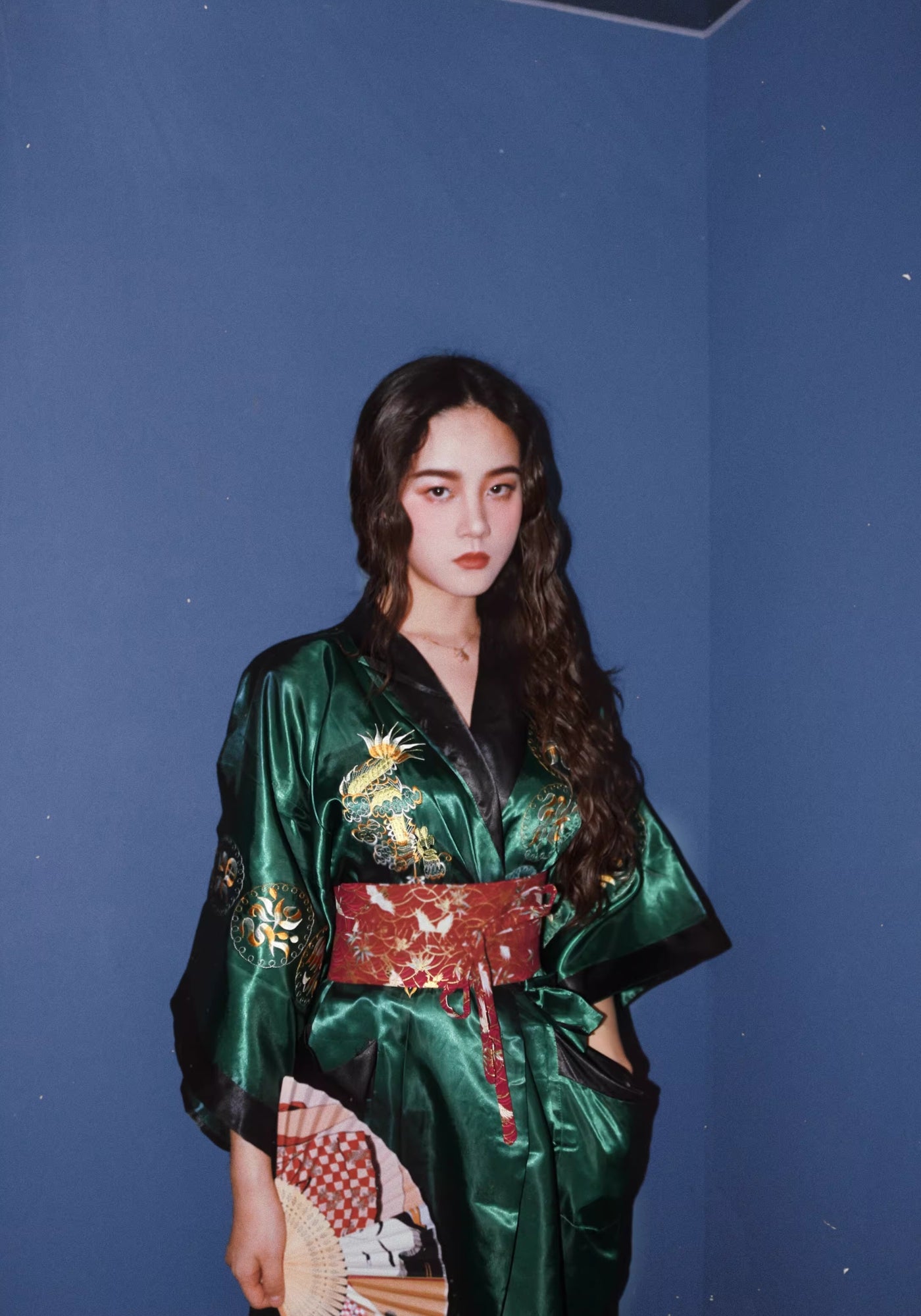 Robe Femme Satinée Réversible | Élégante Kimono avec Broderies Japonaises 1