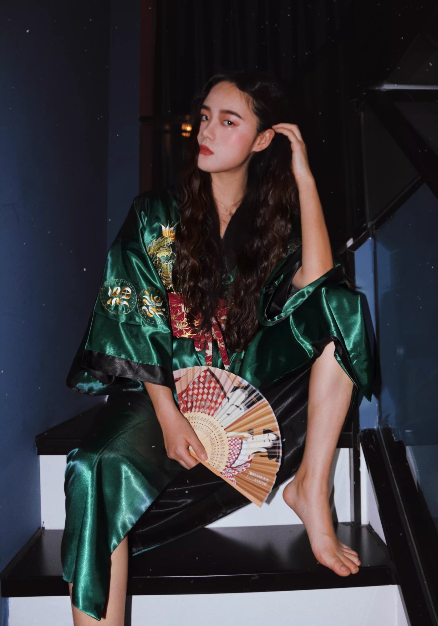 Robe Femme Satinée Réversible | Élégante Robe Longue Kimono avec Broderies Japonaises 2