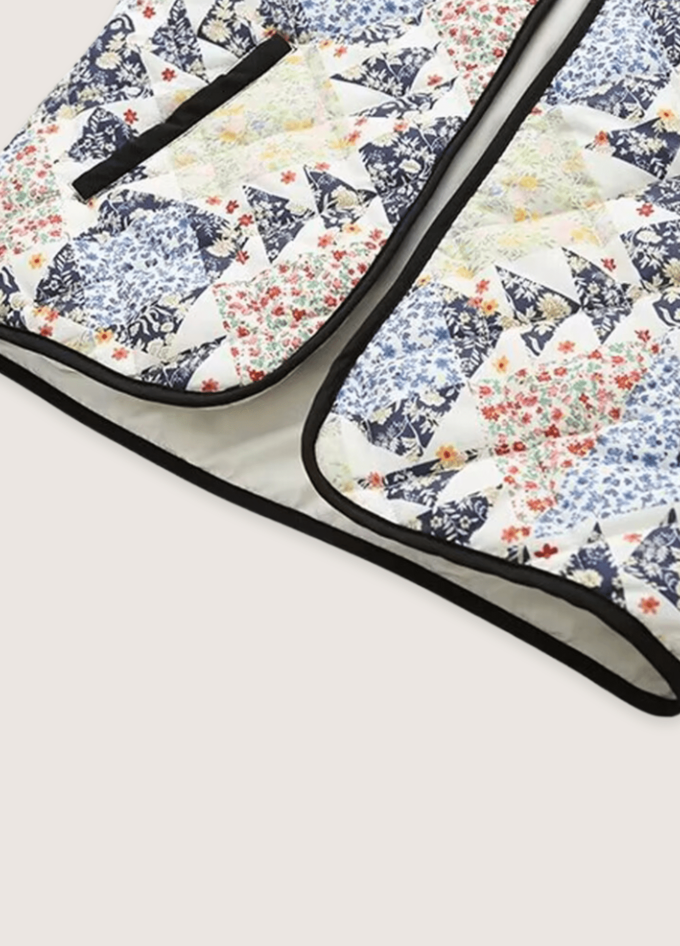 Veste Femme Kimono Matelassée | Élégante Coupe Oversize avec Motifs Floraux 3