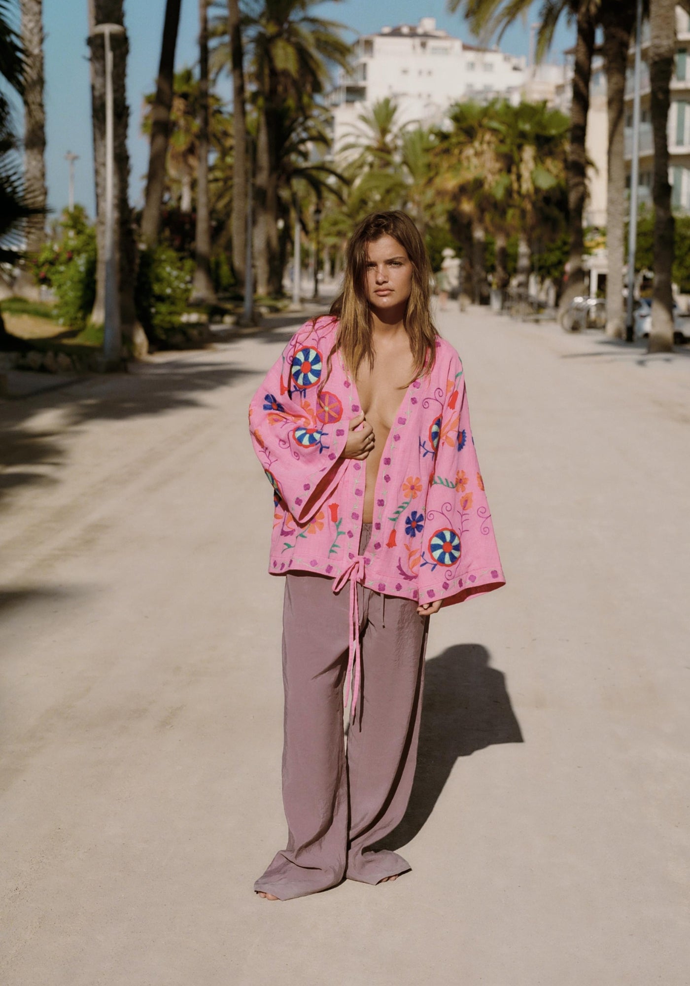 Veste Femme Kimono Rose | Élégante Veste Bohème Écourtée d'Été avec Broderies Florales 2