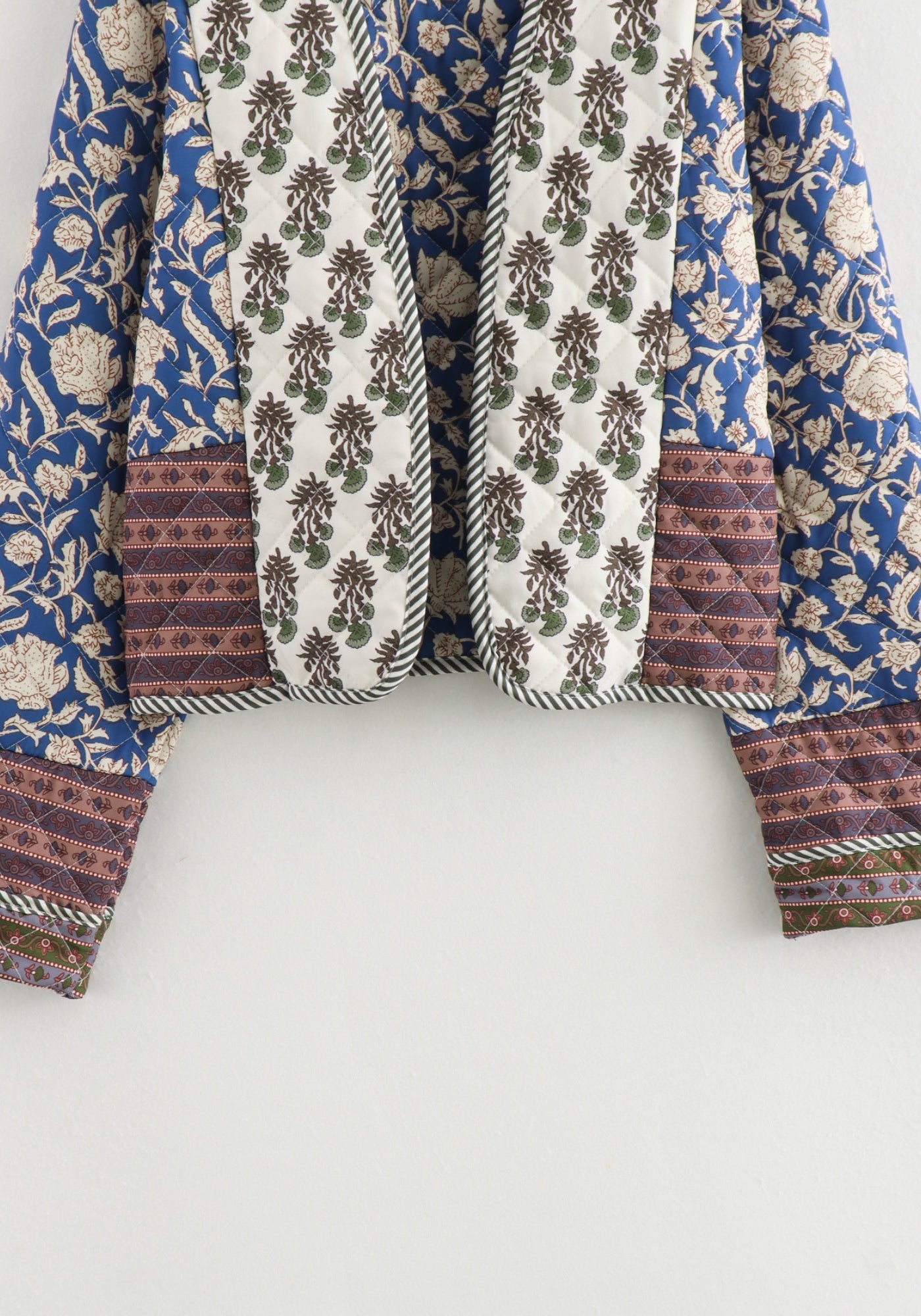 Veste Femme Réversible Patchwork | Élégante Kimono Courte en Polyester Matelassé 3