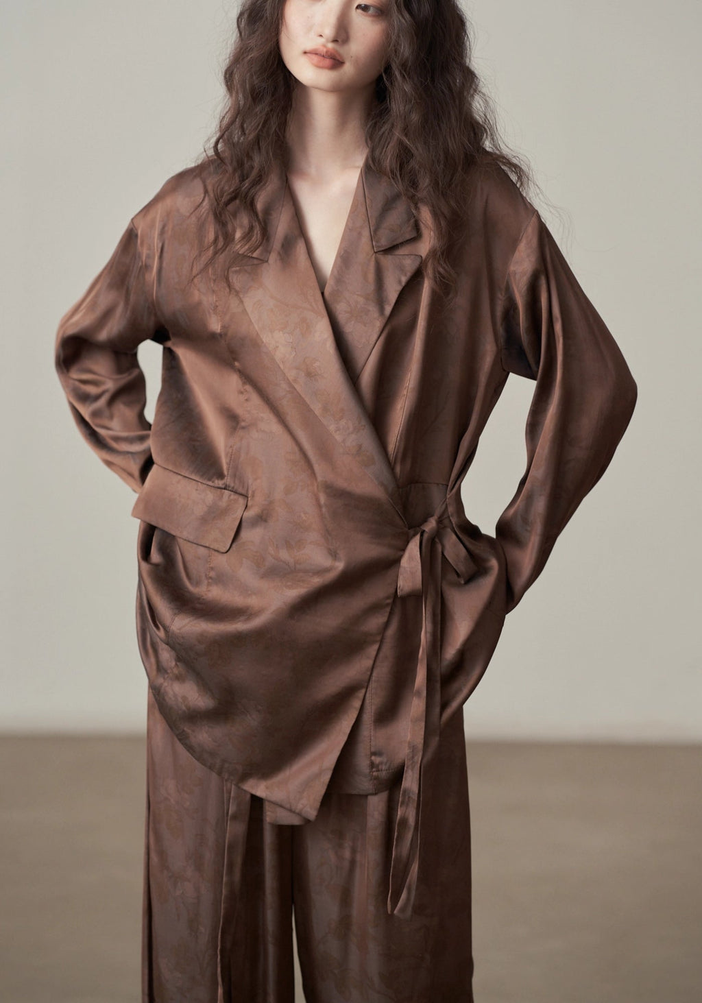Veste Kimono Satinée Femme | Élégante Veste Ajustable Chic 3