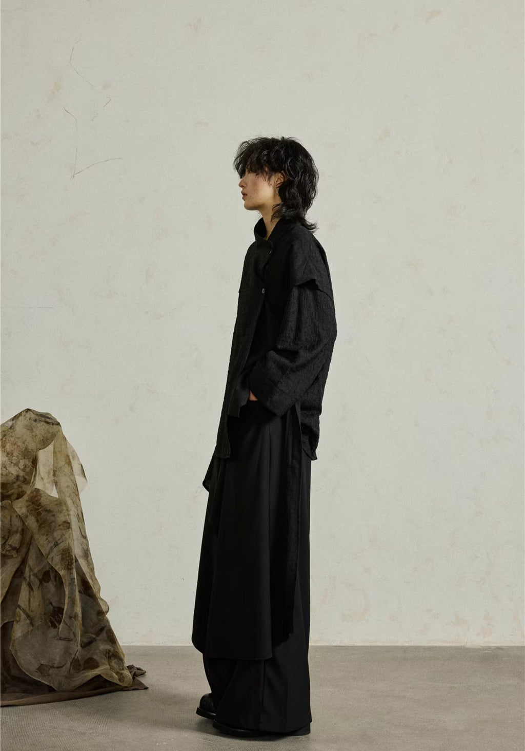 Veste Unisexe en Crêpe Texturé | Élégante Kimono Asymétrique Oversize 3