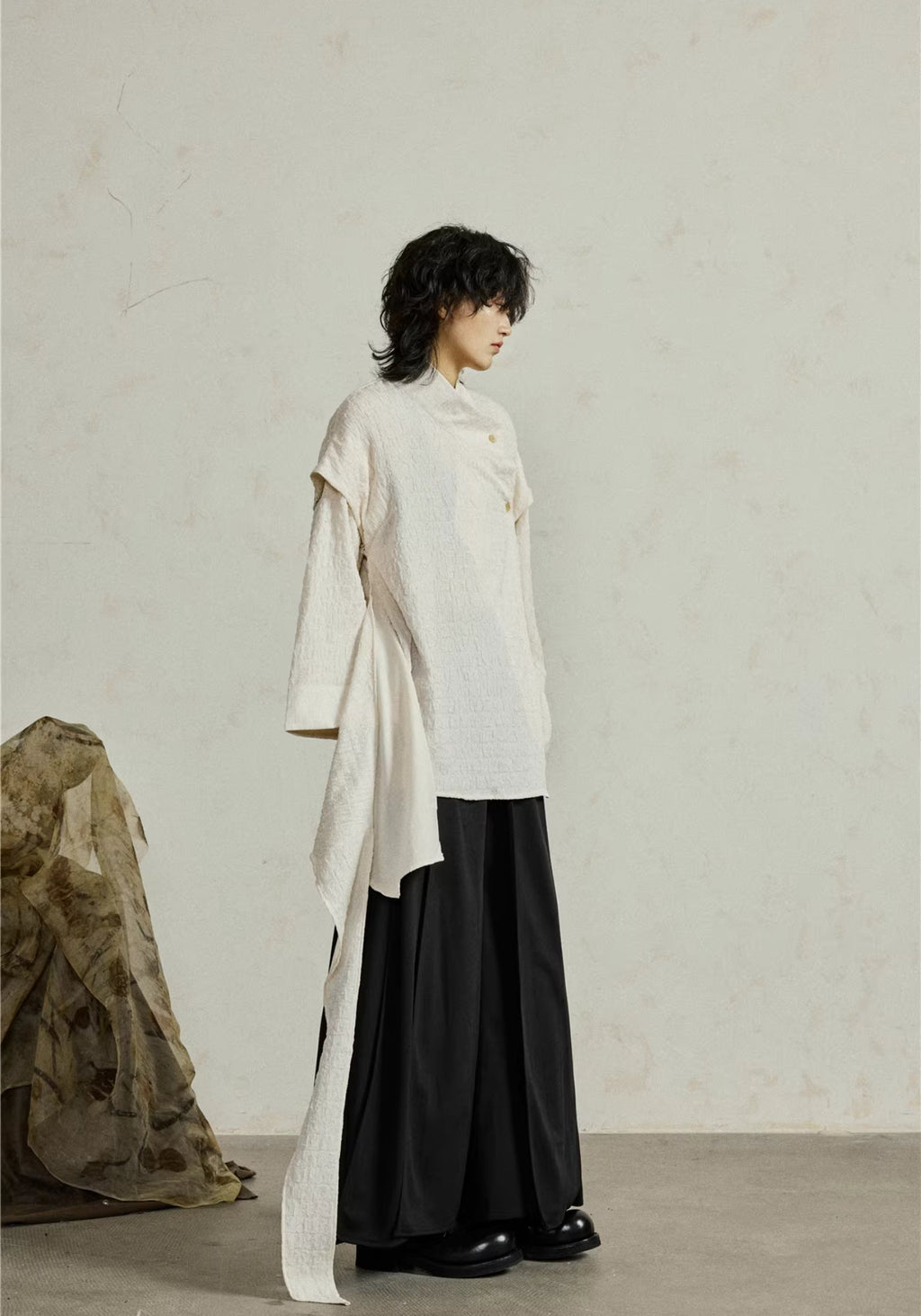 Veste Unisexe en Crêpe Texturé | Élégante Kimono Asymétrique Oversize 6