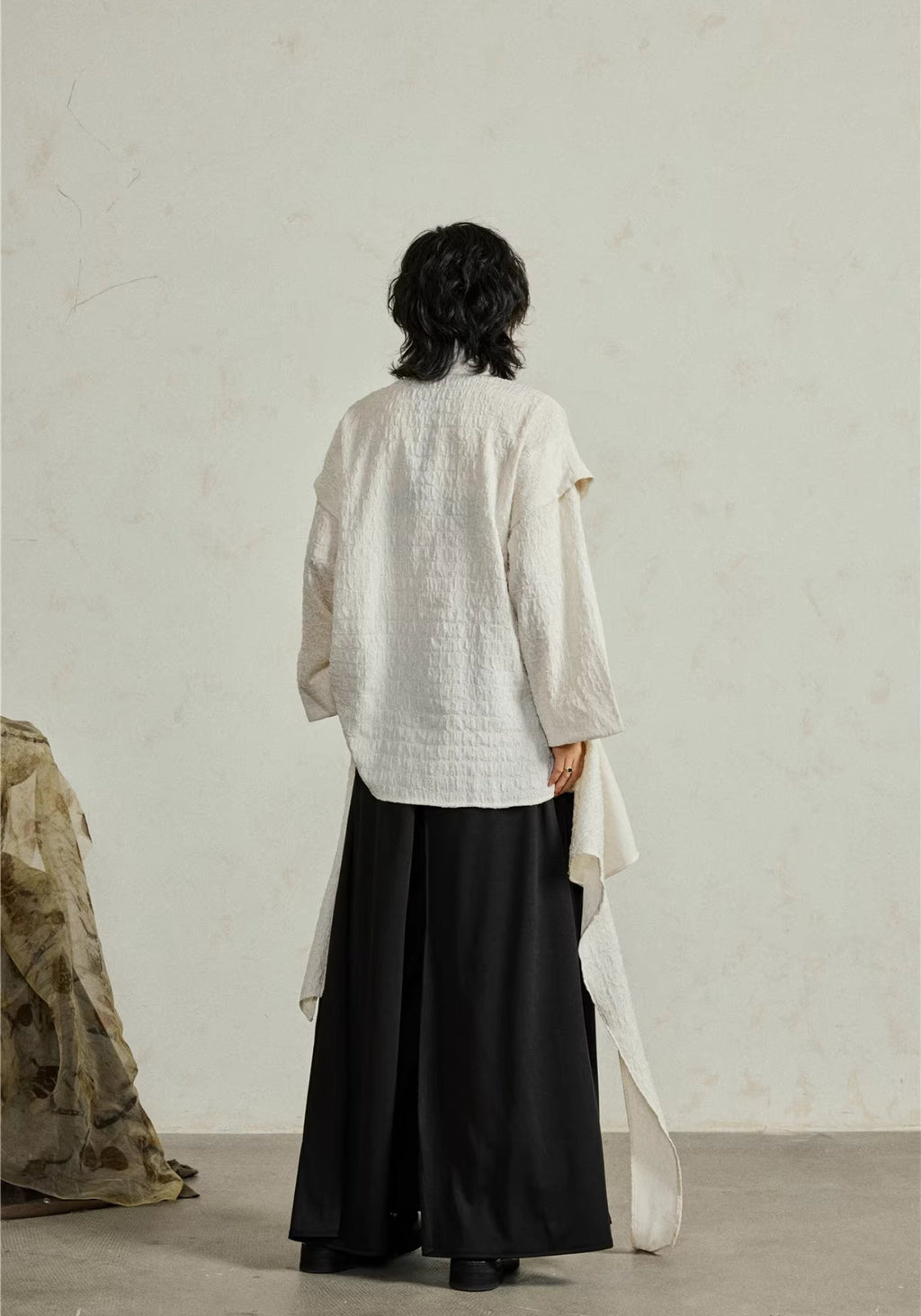 Veste Unisexe en Crêpe Texturé | Élégante Kimono Asymétrique Oversize 7