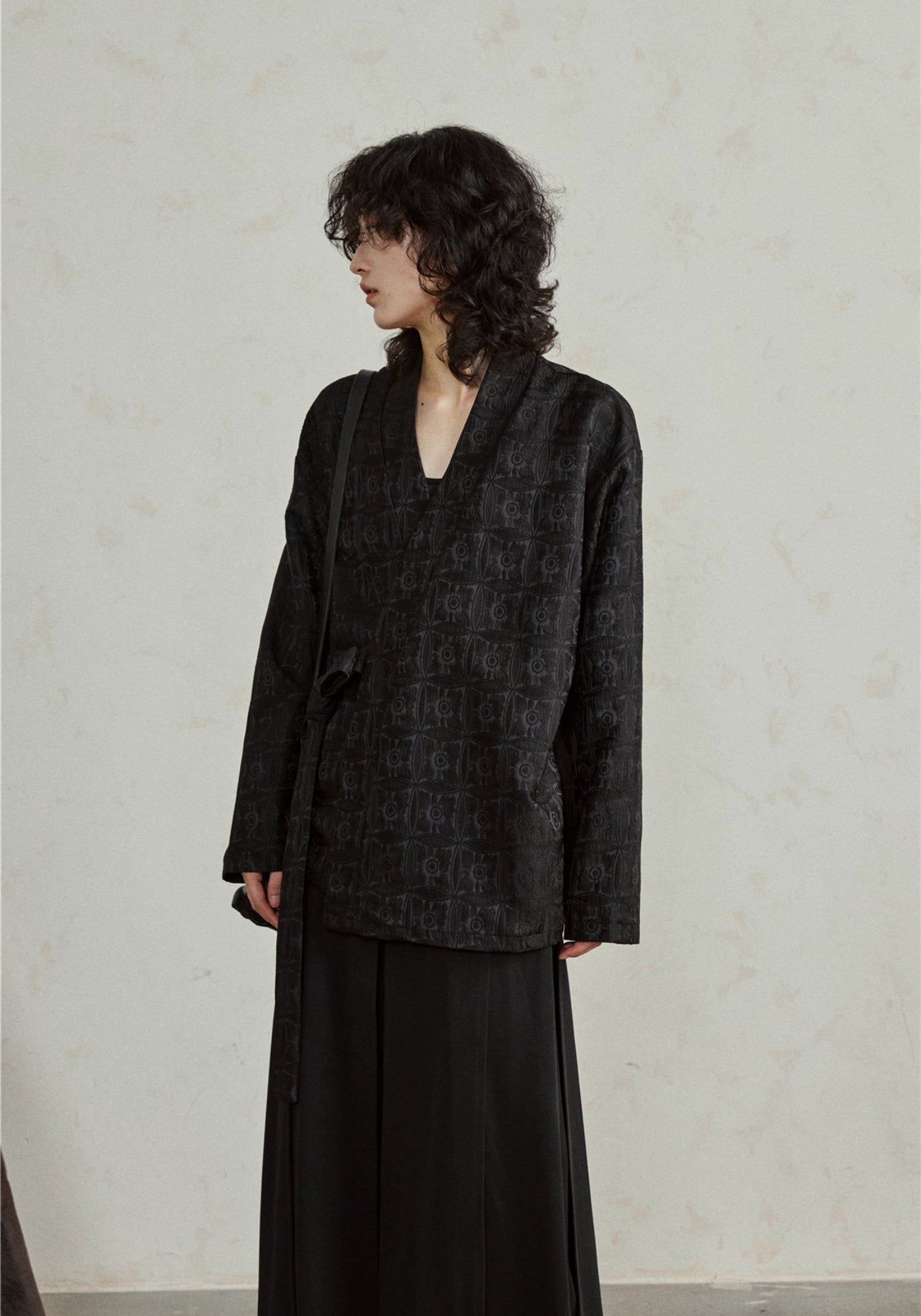Veste Unisexe en Jacquard | Élégante Mi-Longue Cache-Cœur | Confortable et Flatteuse 7