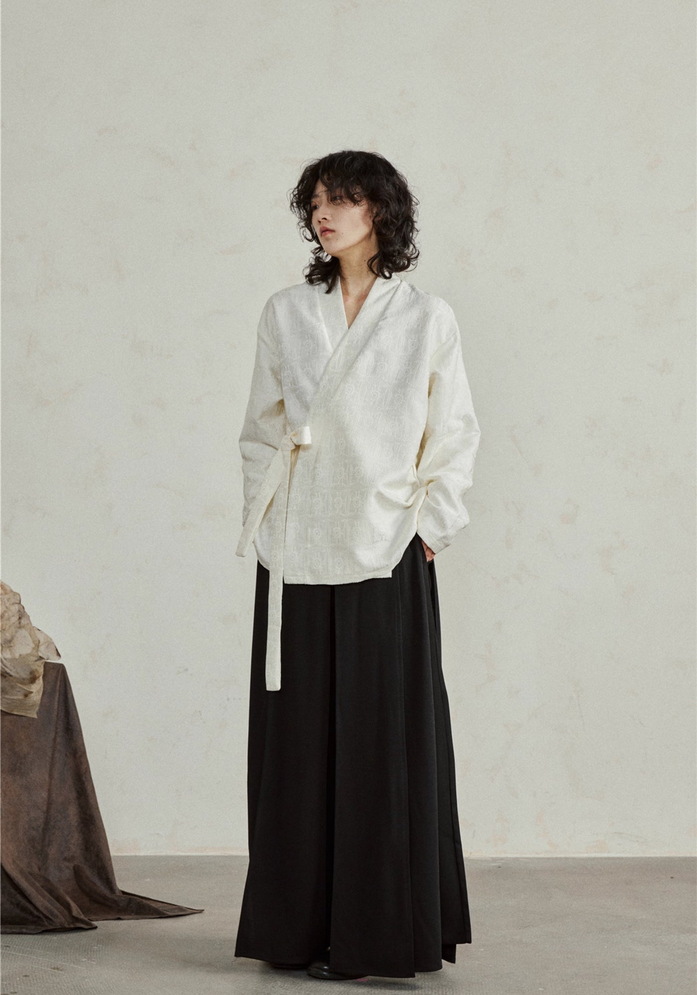 Veste Unisexe en Jacquard | Élégante Mi-Longue Cache-Cœur | Confortable et Flatteuse 8